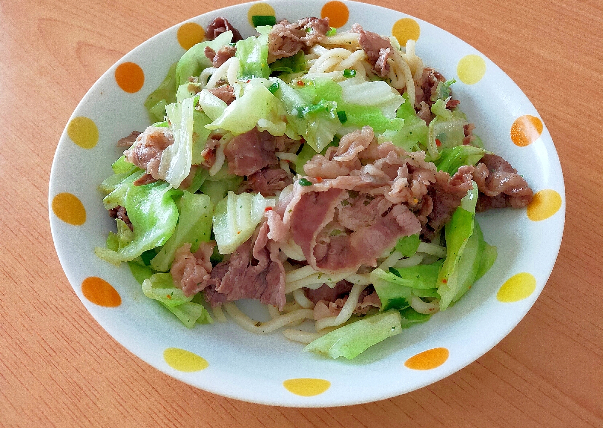 キャベツと牛肉のペペロンチーノ