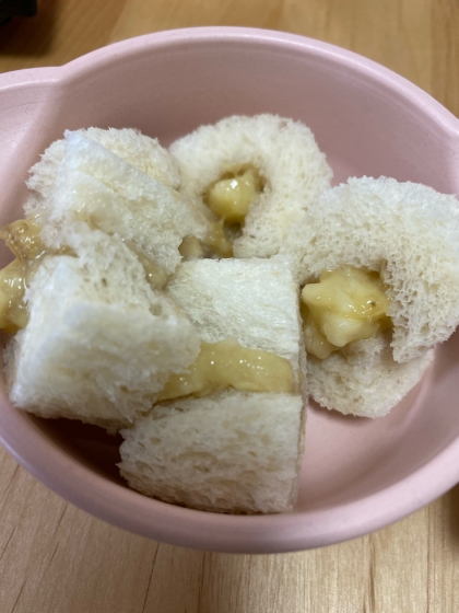 離乳食　後期　バナナとリンゴのミニロールケーキ