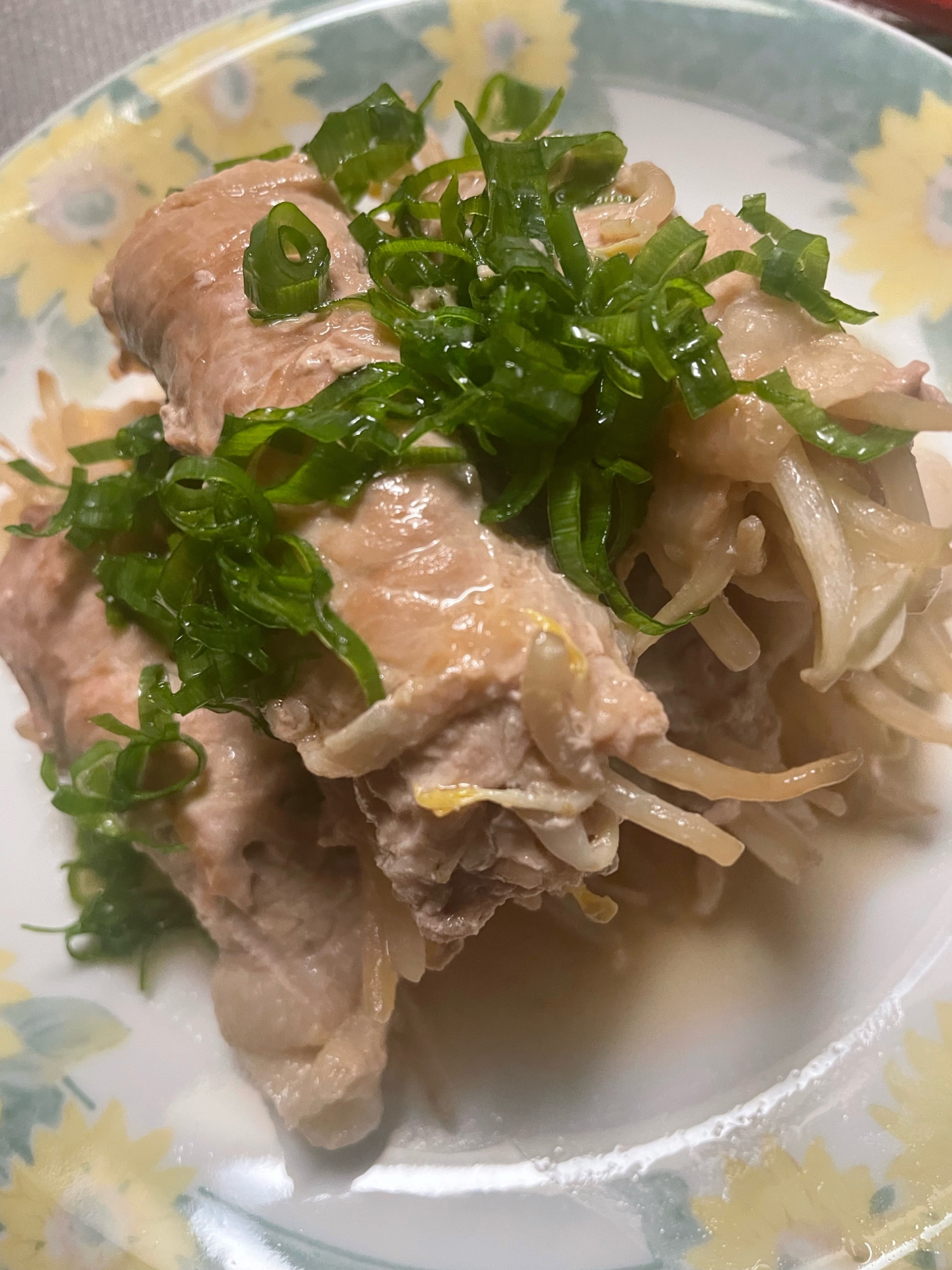 レンジで5分☆肉巻きもやし