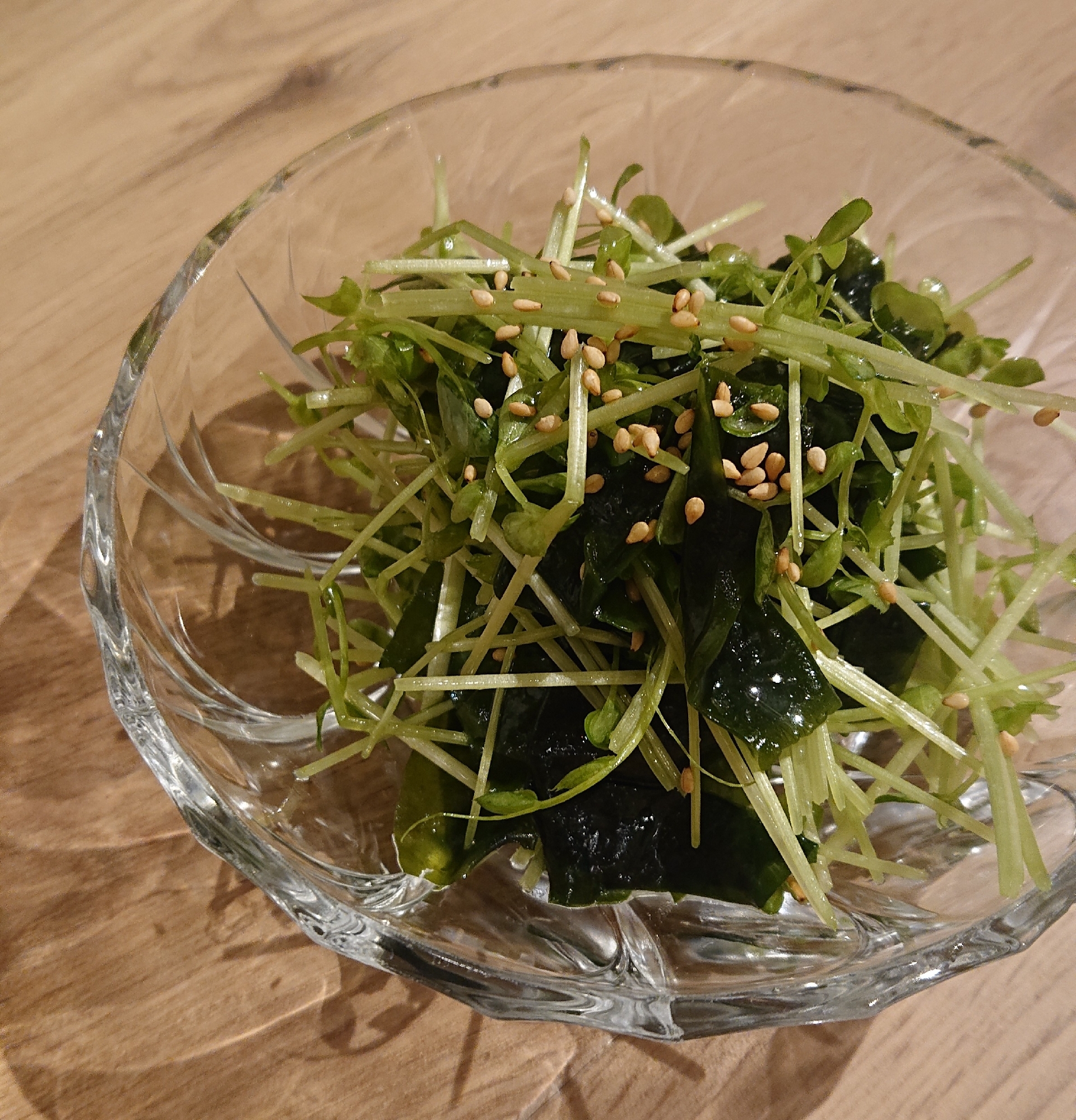 包丁・まな板いらず！豆苗とわかめのチョレギサラダ風