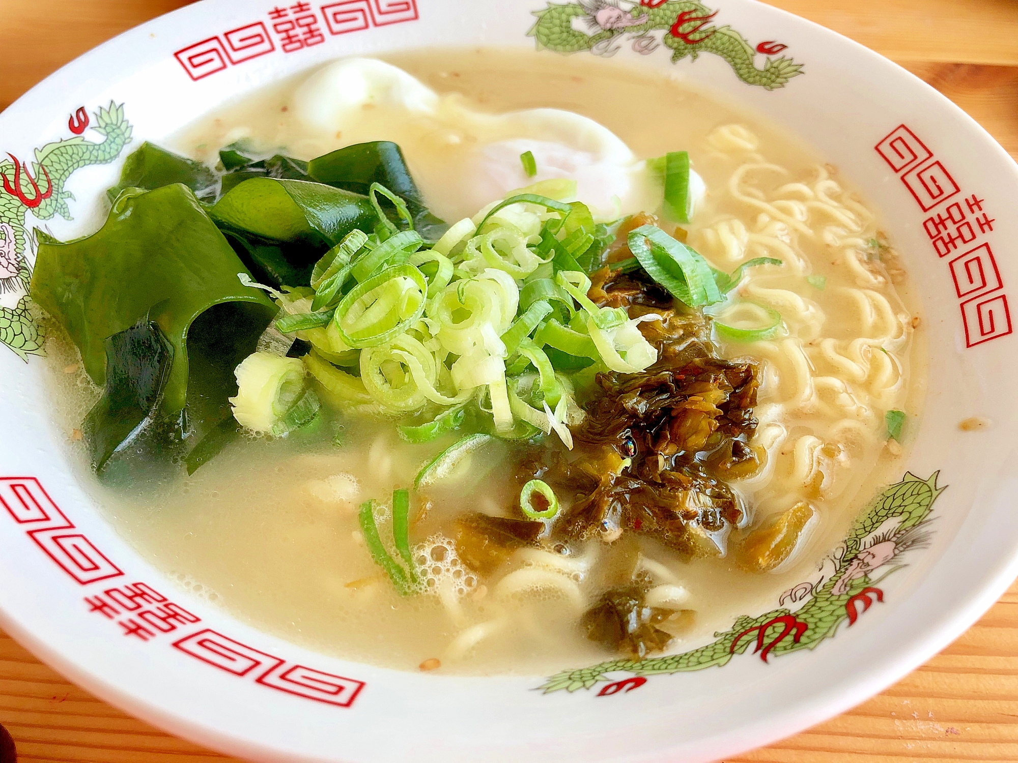 簡単昼ごはん☆豚骨ラーメン