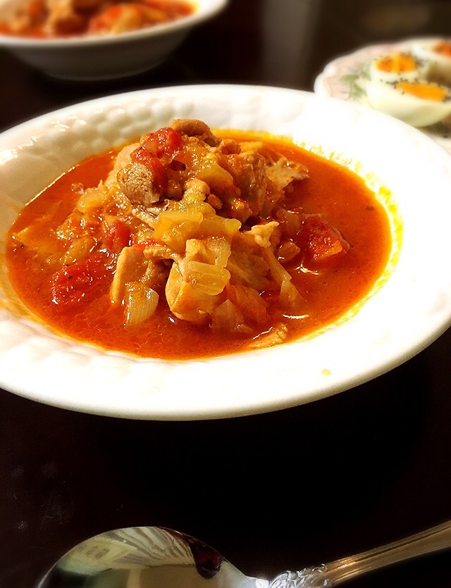 鶏肉とベーコンのトマト煮