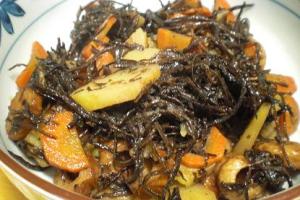 栄養たっぷり あらめとじゃがいもの炒め煮 レシピ 作り方 By ひろりん1106 楽天レシピ 栄養たっぷり あらめとじゃがいもの炒め煮 レシピ 作り方 By ひろりん1106 楽天レシピ