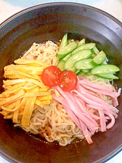 涼拌麺 (冷やし中華そば)