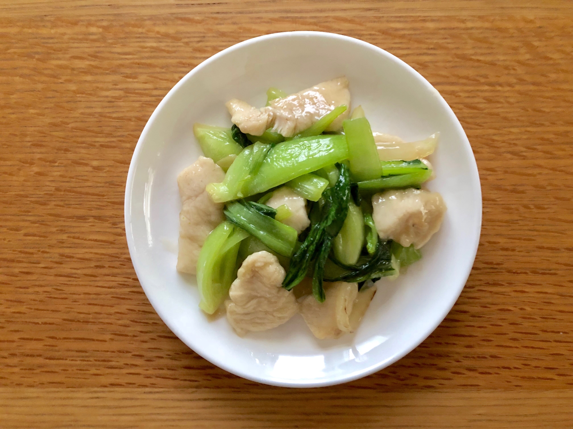 鶏胸肉と青梗菜のナンプラー炒め