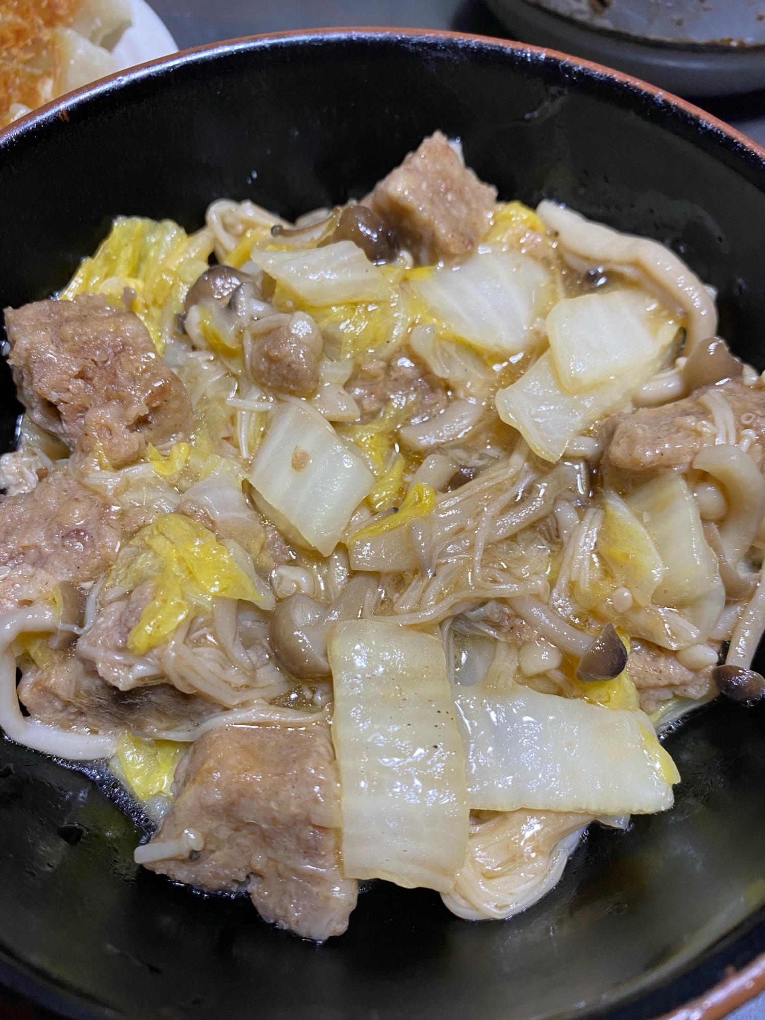 サイコロ肉とキノコのいためもの