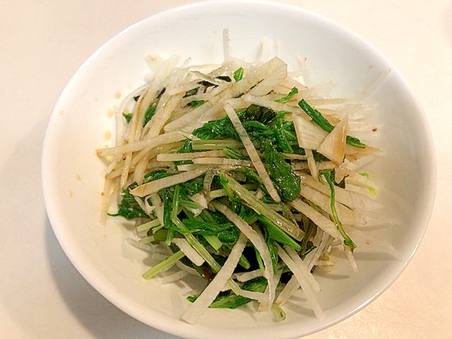 ミネラル摂取にどうぞ☆大根と水菜と海藻のサラダ