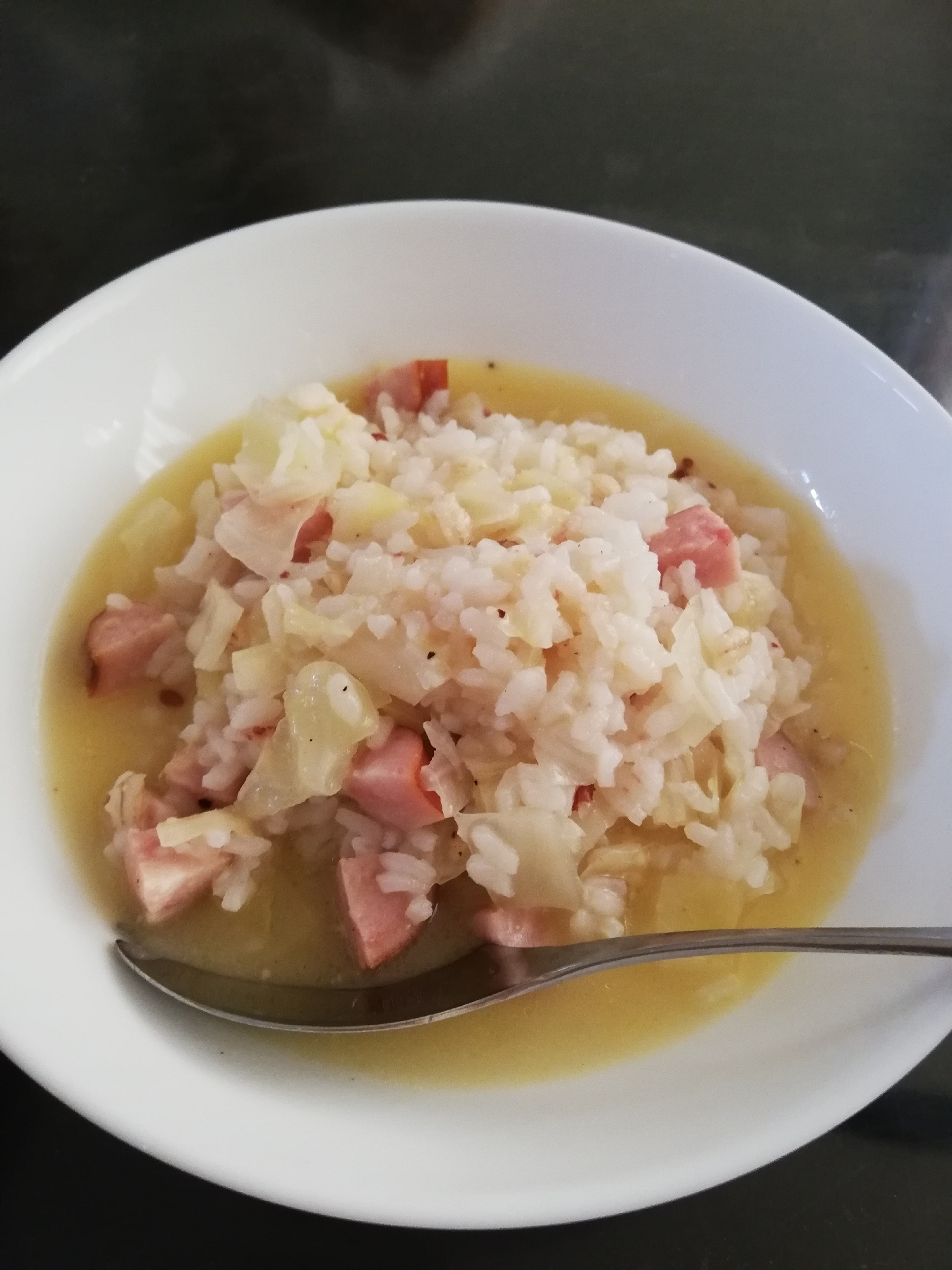 キャベツとウインナーのチーズ風味スープご飯