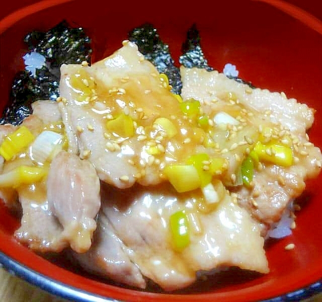 豚バラ肉のさっぱりネギ塩ダレ丼