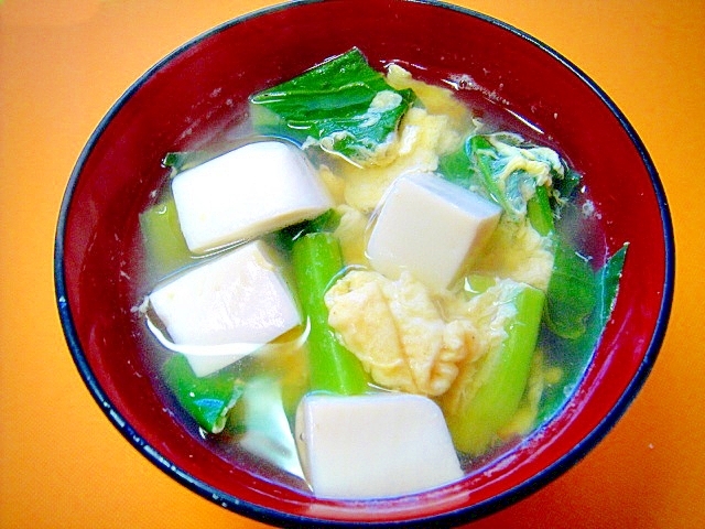 豆腐と小松菜たまごのすまし汁