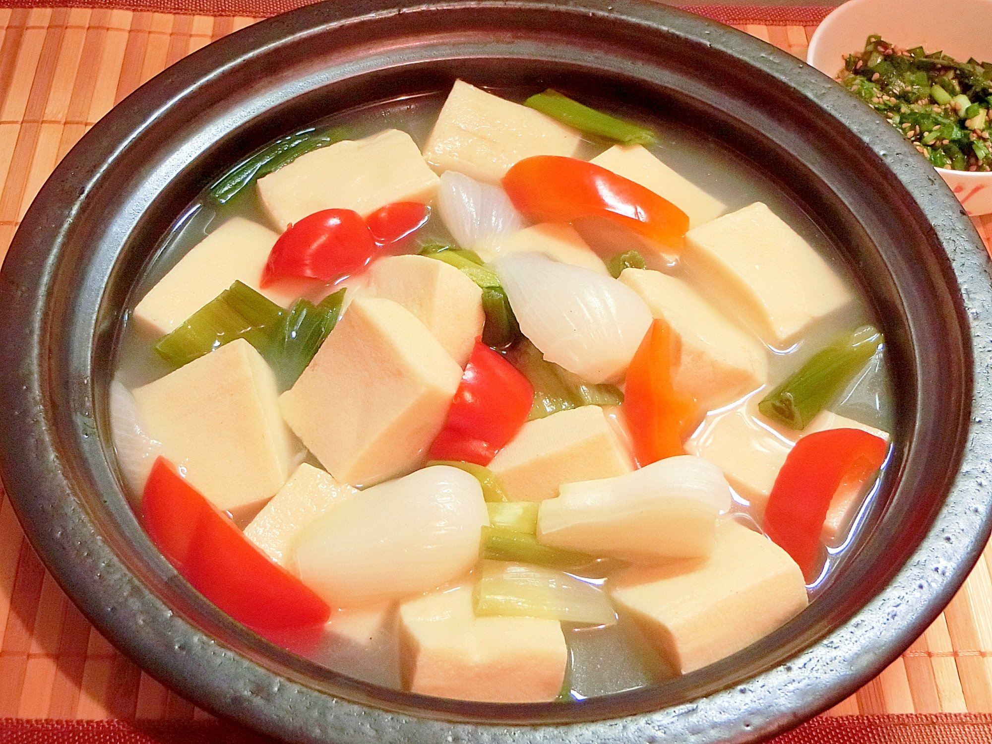 新玉葱と高野豆腐の簡単鍋
