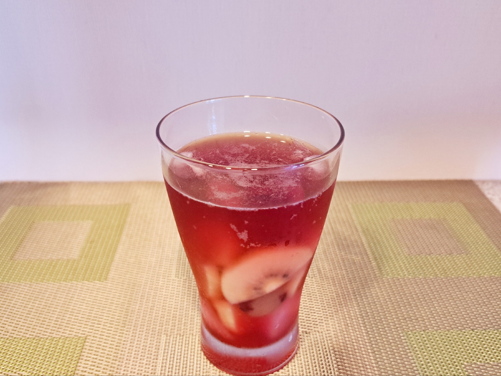 夏にぴったり！フルーツ入り！ティーソーダ