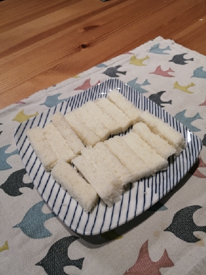 【離乳食後期】手づかみも♪食パンのスティック