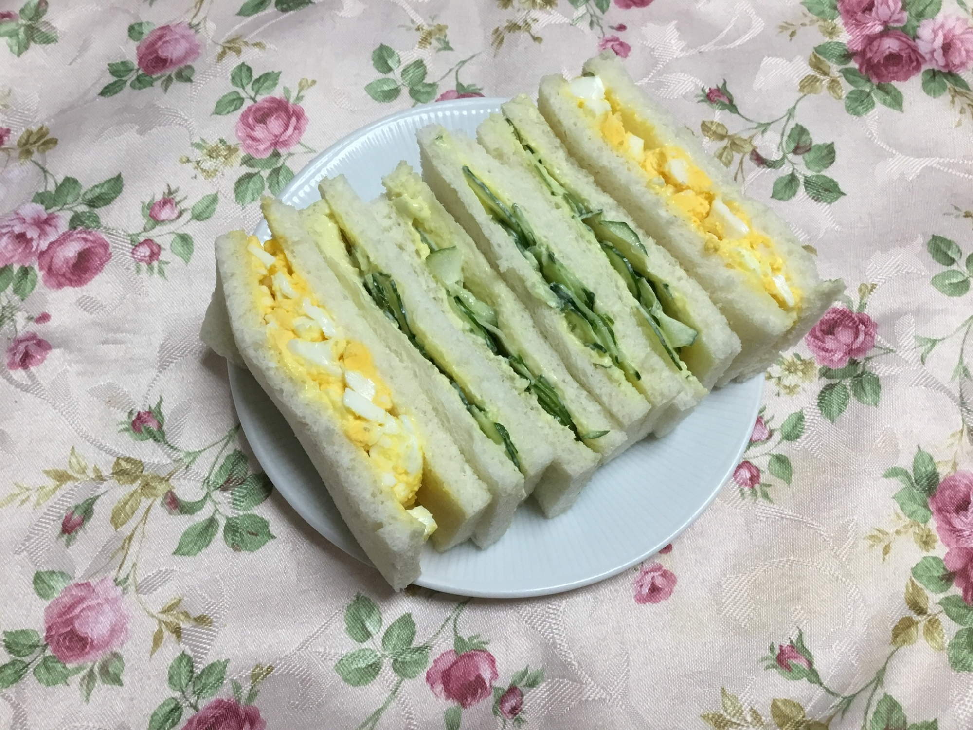 卵ときゅうりのサンドイッチ