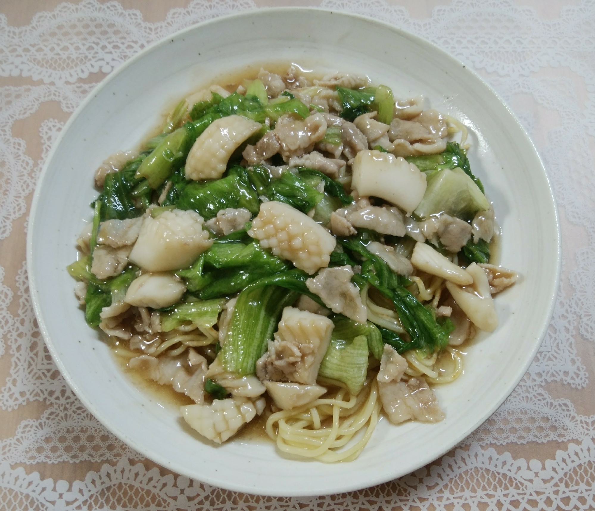 イカと豚とレタスのあんかけ焼きそば⭐