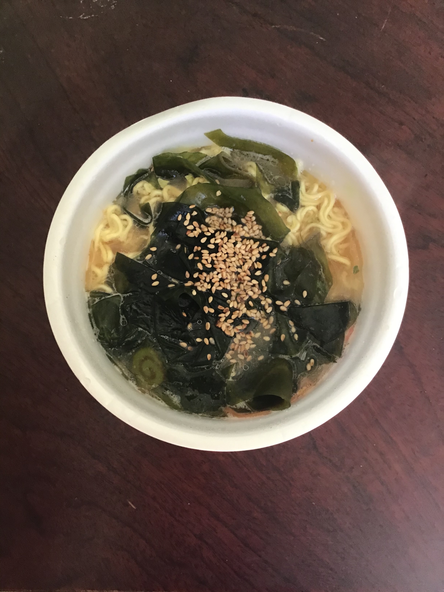 ワカメ炒めネギ&しょうが豚骨醤油ラーメン。