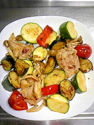 夏野菜と鶏肉のペペロンチーノ風
