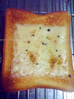 チーズトースト七味がけ