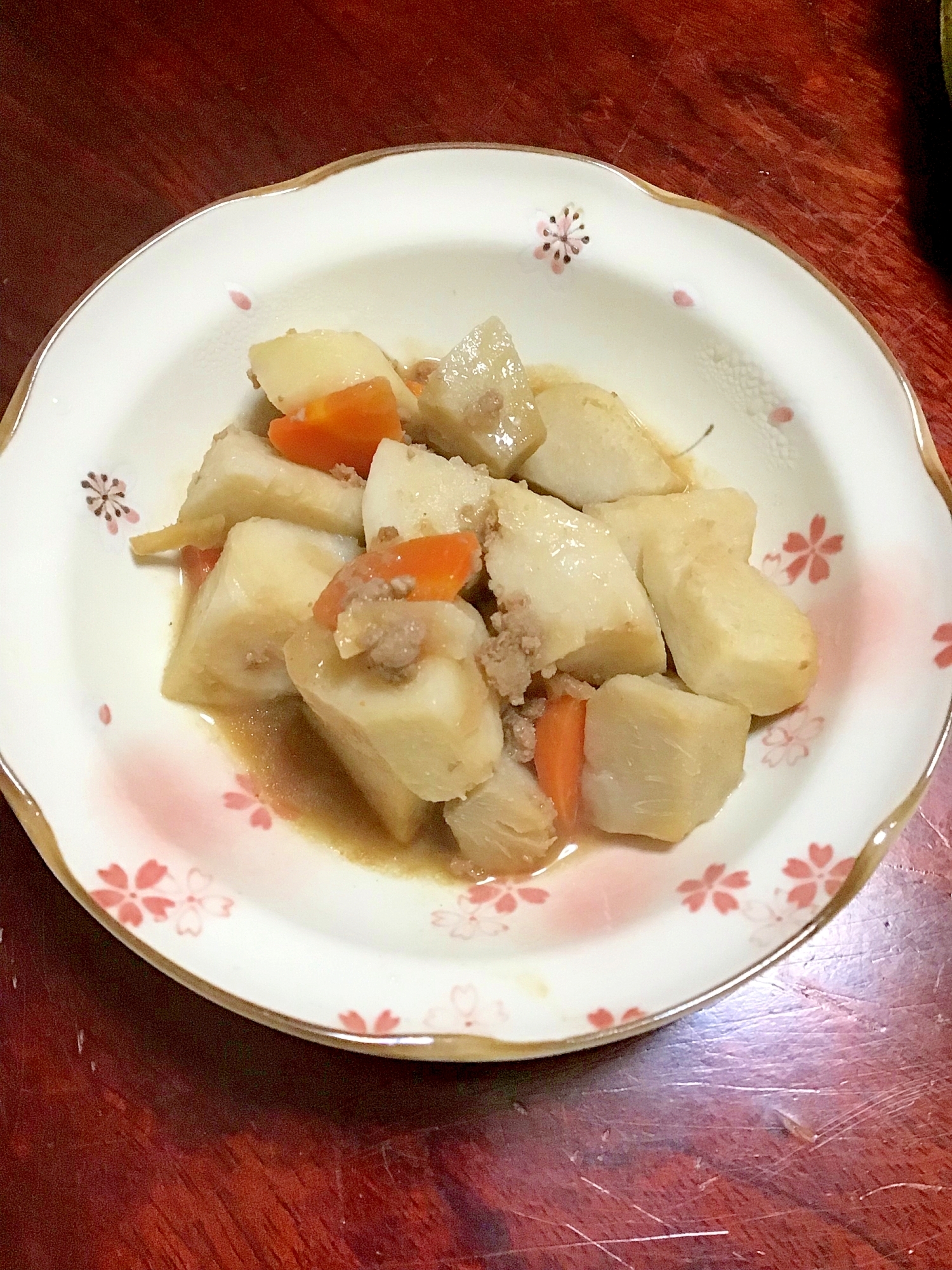 里芋のそぼろ煮。