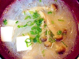 シメジと豆腐の春雨スープ