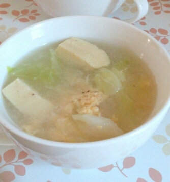 キャベツと高野豆腐の卵スープ