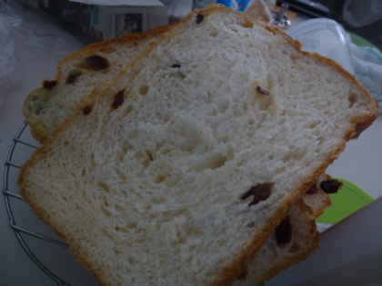 レーズンの風味、甘みでとっても美味しい食パンでした！
頻繁に作りたいです！
ごちそうさまでした（＾＾）