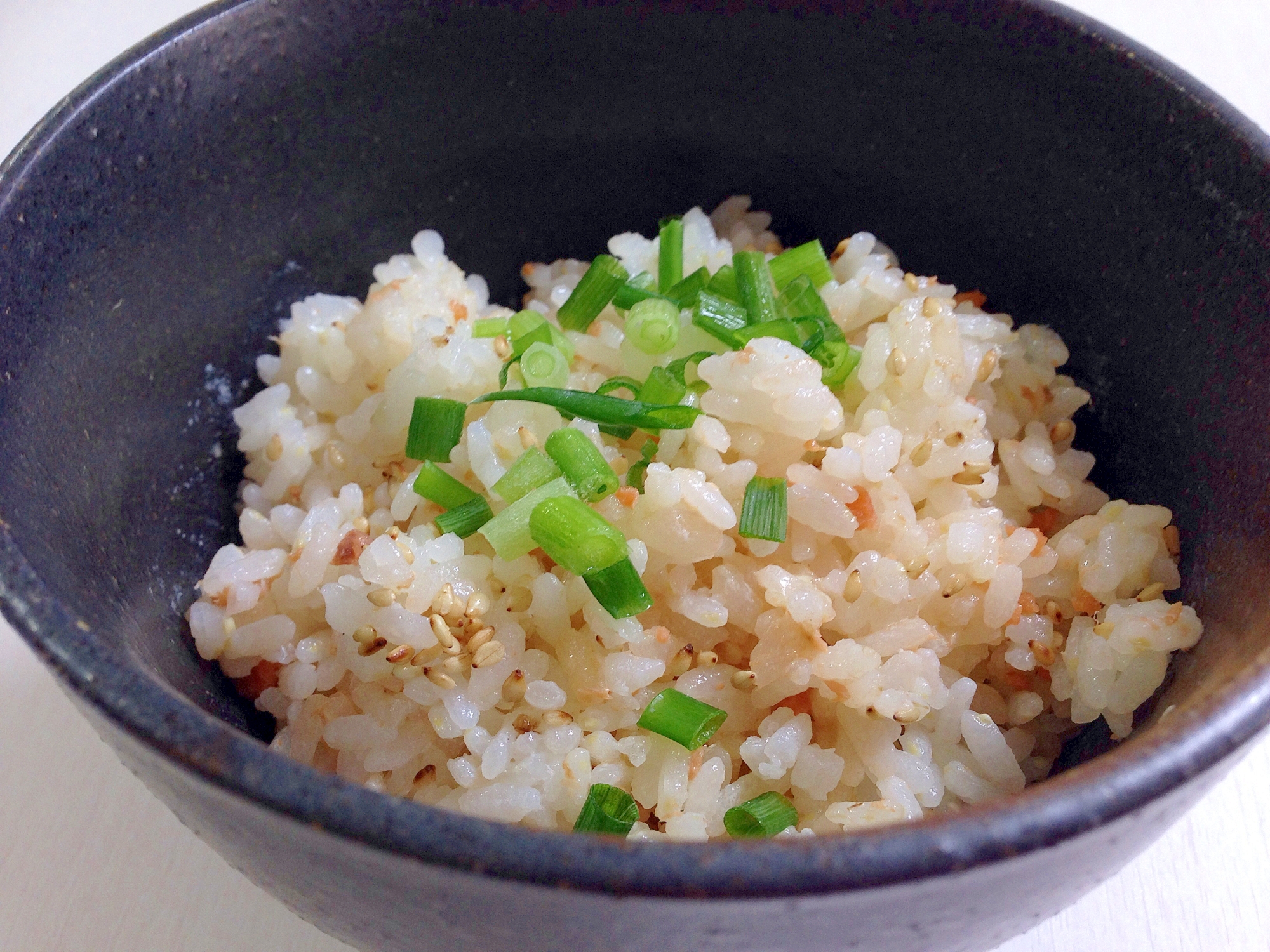 混ぜるだけで簡単 鮭フレークのごまマヨご飯 レシピ 作り方 By うーころちゃん 楽天レシピ