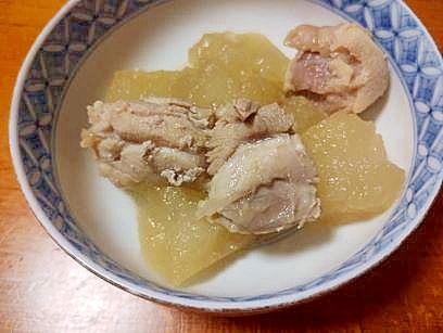 鶏もも肉と　冬瓜の　煮物