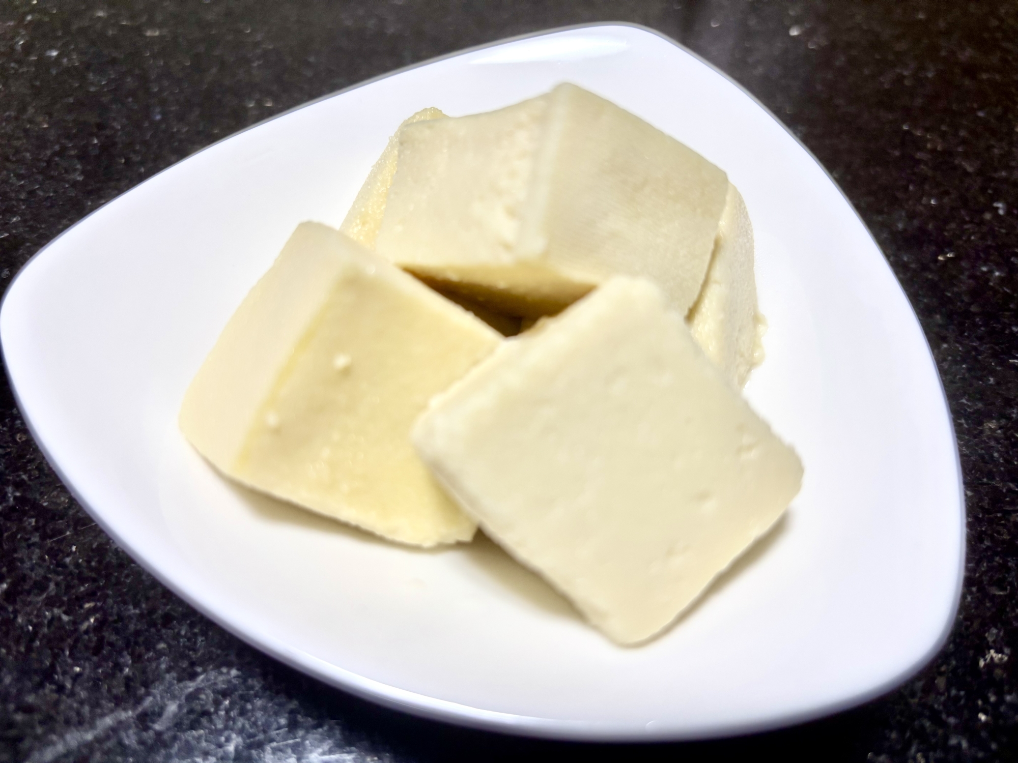子供さんにも食べ易い、高野豆腐のミルク煮