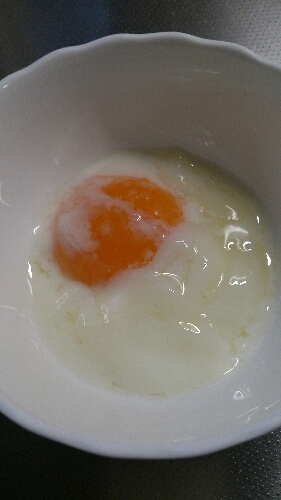 初めての温泉卵！大成功でした。これからの料理にじゃんじゃん使わせてもらいます(*^^*)