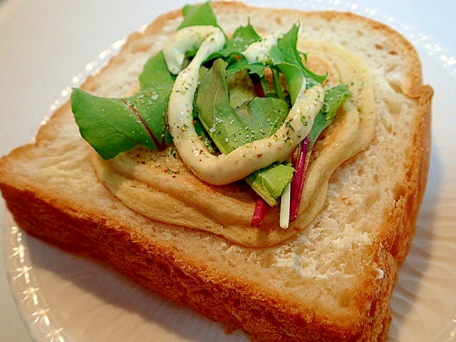 大豆粉パンケーキとベビーリーフの食パン♬