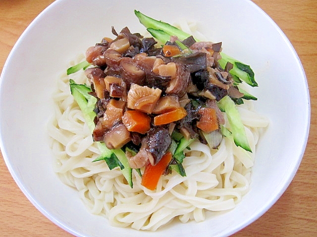 豚肉としいたけとにんじんのあんかけ麺