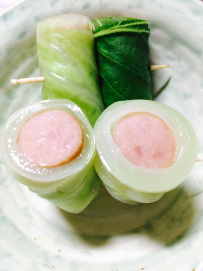 お弁当のおかず数、増やし中に作ってみました＼(^^)／
シャキシャキ感が残りながらのソーセージ、美味しかったです♡
紫蘇バージョンも作ってみました♡(※奥右)