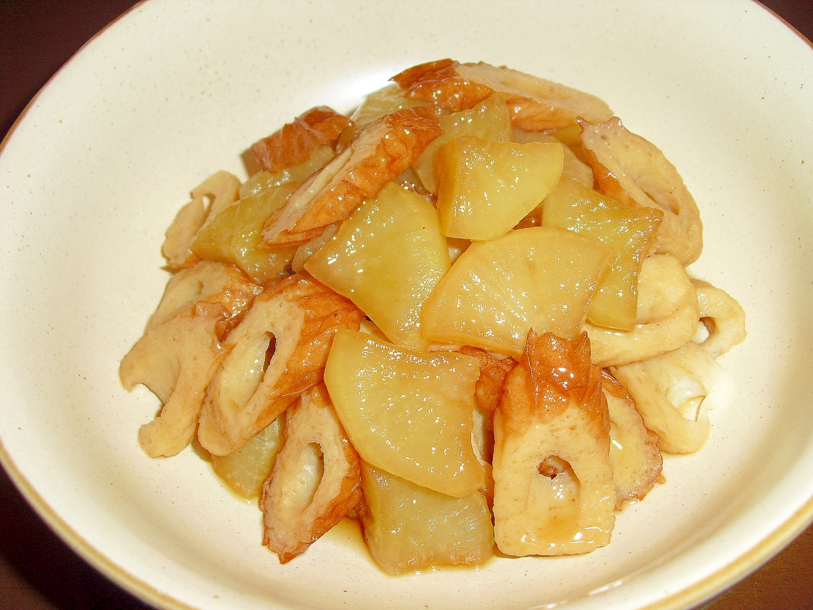 小さく切って時短♪我が家の“大根とちくわの煮物”