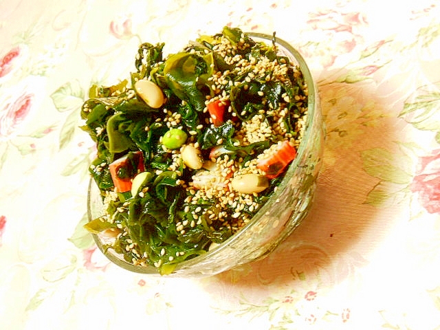 胡麻香る❤わかめと大豆とカニかまの酢の物❤