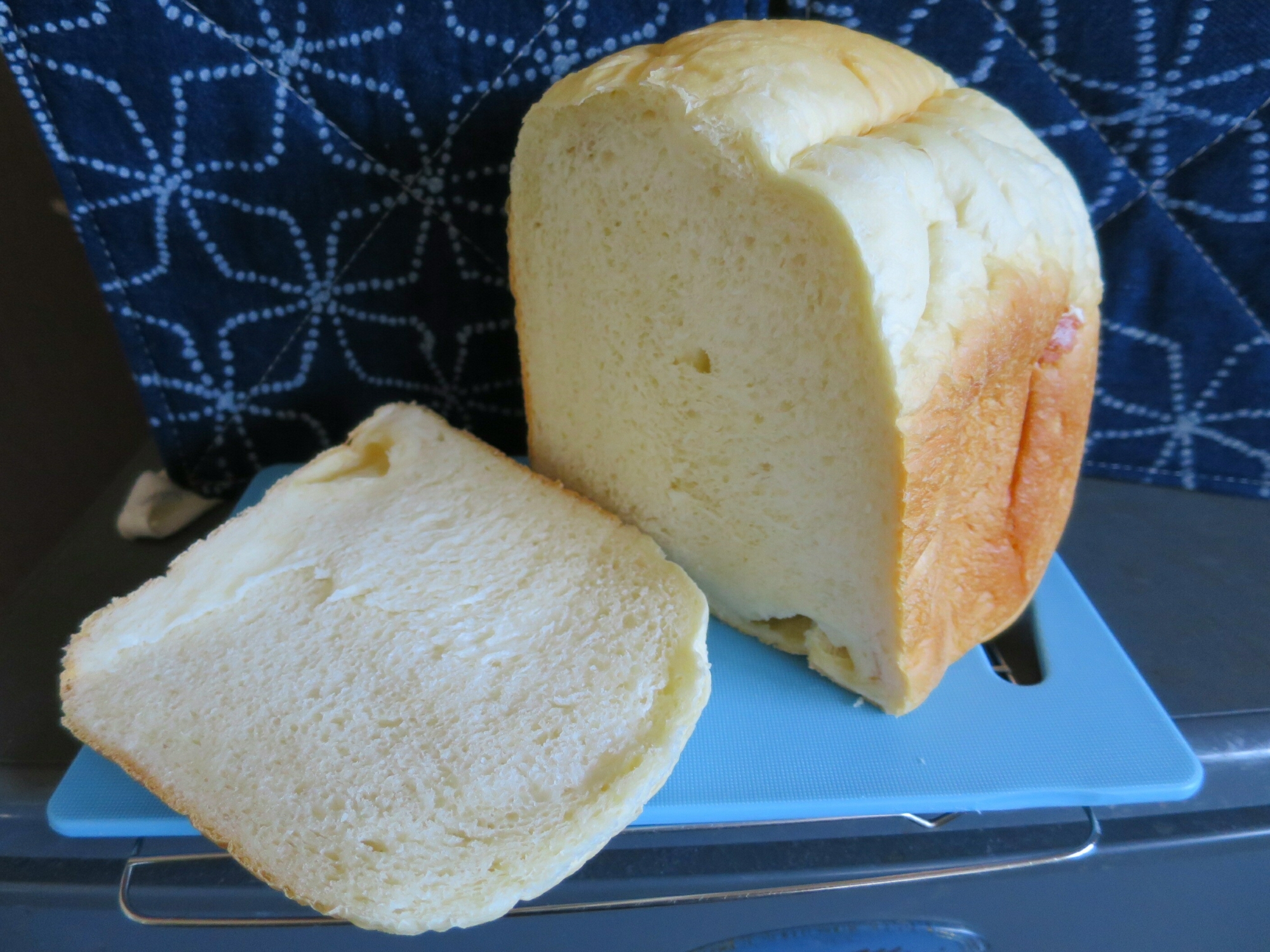 HBで簡単!翌日も美味しい【米粉配合もちもちパン】