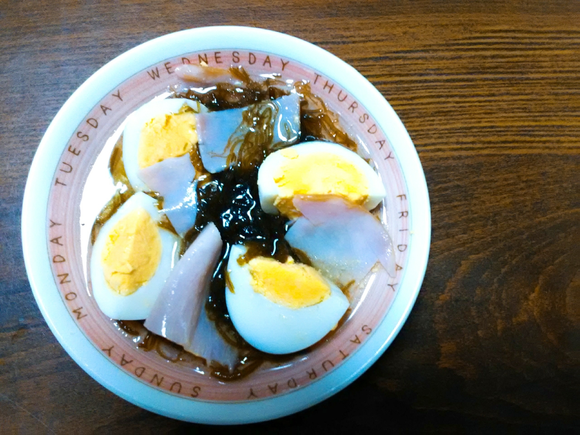 もずくとハムとゆで卵の酢の物