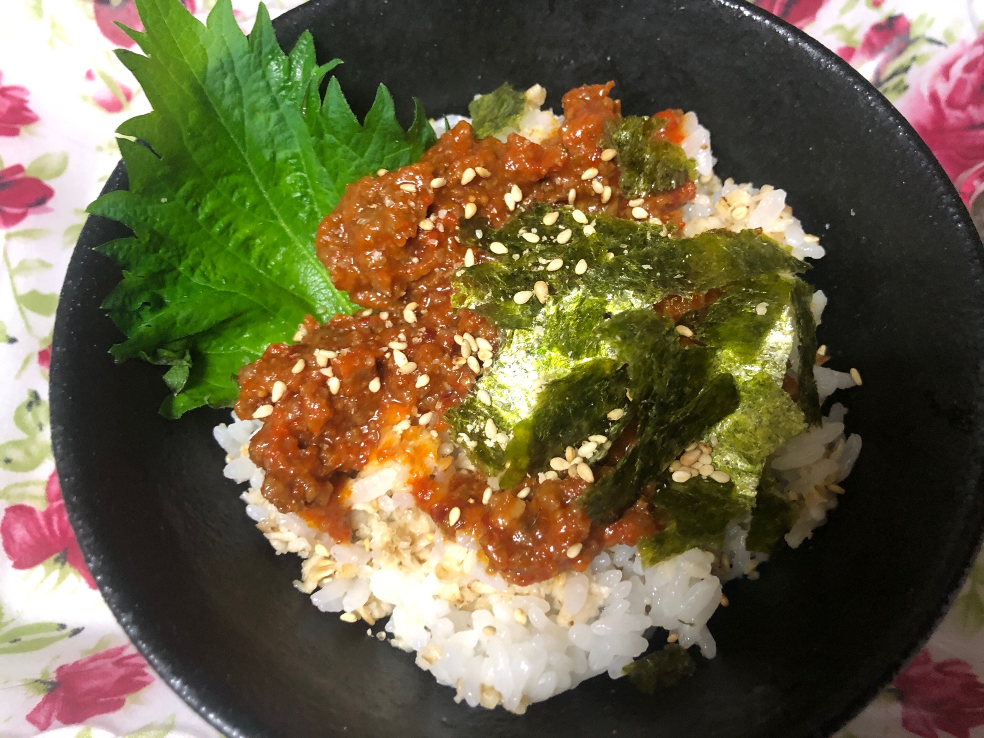 旨辛肉味噌入り♪韓国風☆大葉肉味噌ご飯