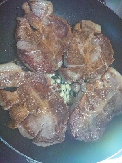 オーブンでとんかつ用豚肉の塩胡椒ソテー