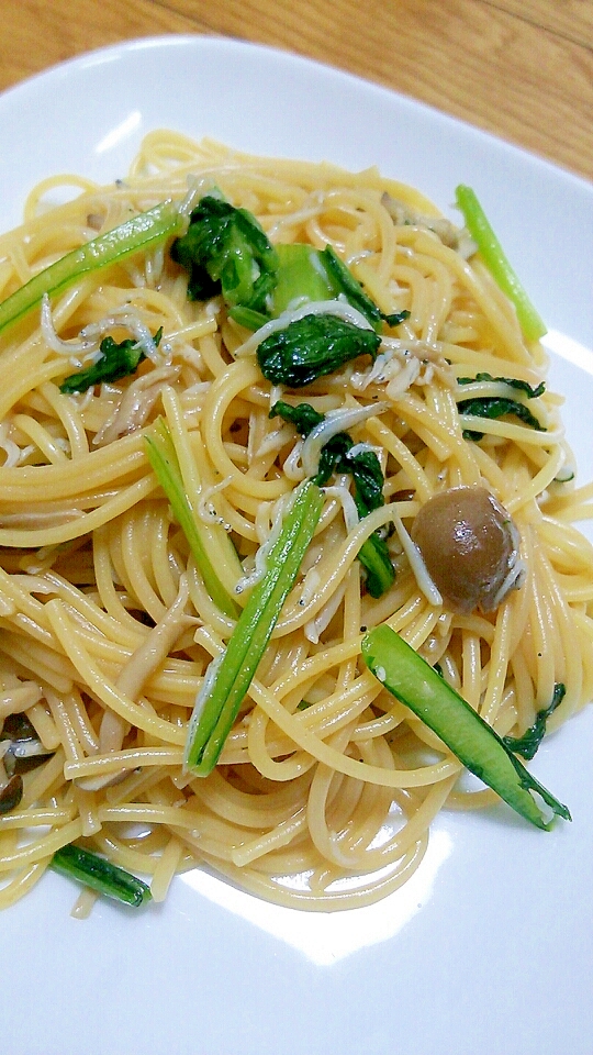 小松菜としらすとしめじの醤油パスタ レシピ 作り方 By にゃんこすけ321 楽天レシピ 小松菜としらすとしめじの醤油パスタ レシピ 作り方 By にゃんこすけ321 楽天レシピ