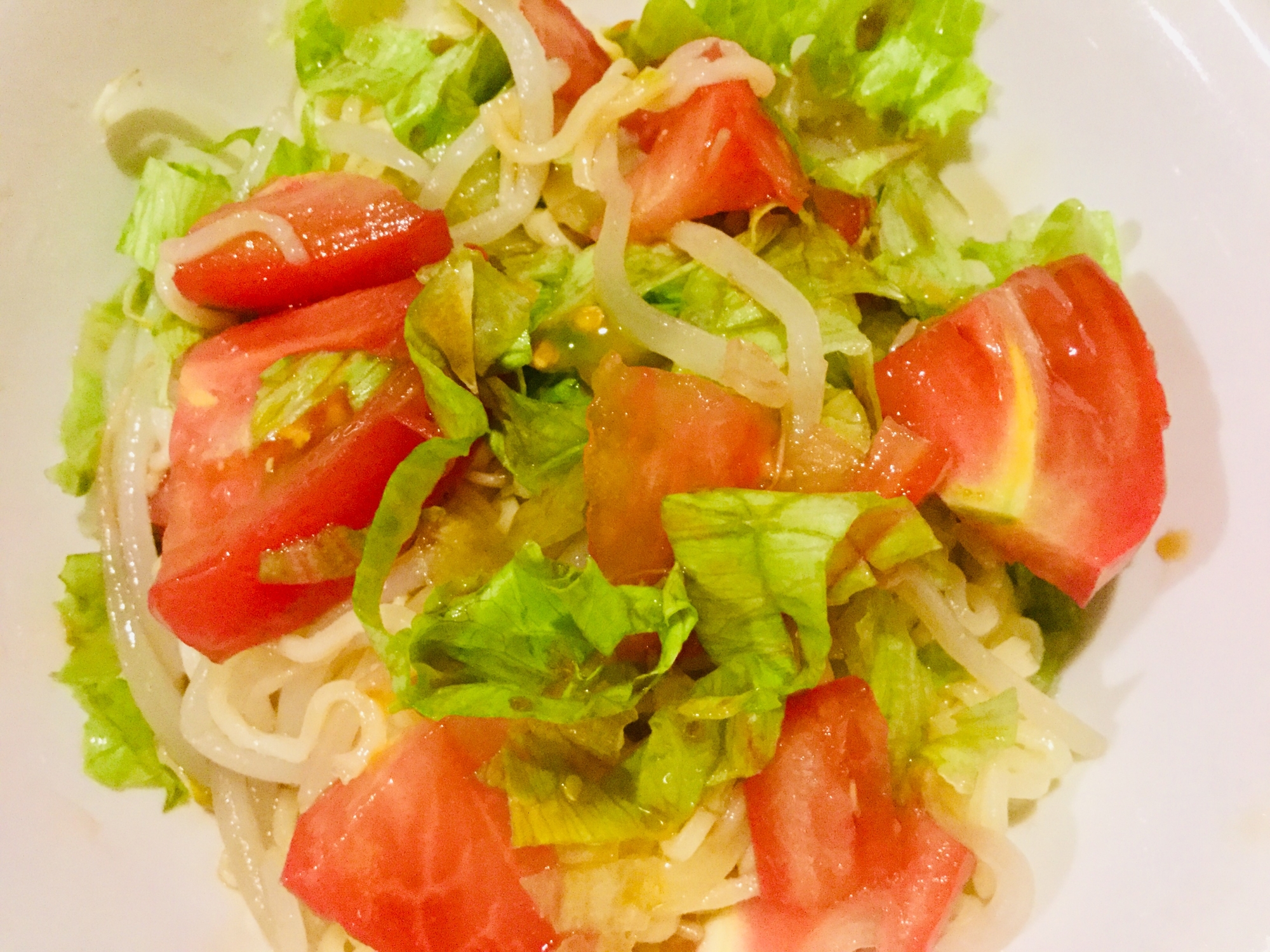 インスタントラーメンで作るサラダラーメン