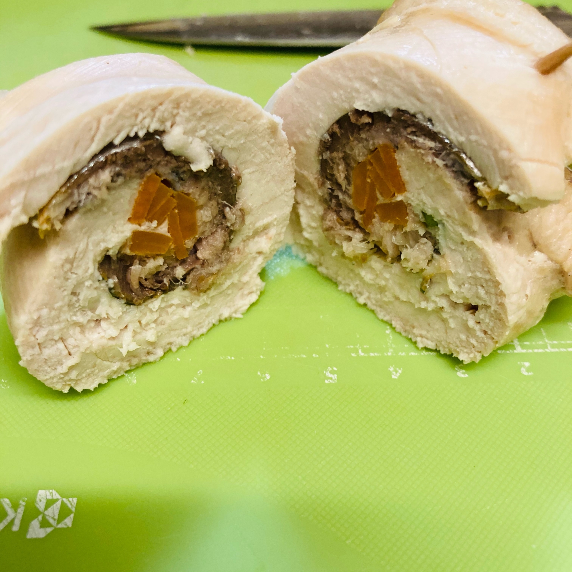 鶏胸肉とイワシで作る!タンパク質たっぷり犬用恵方巻