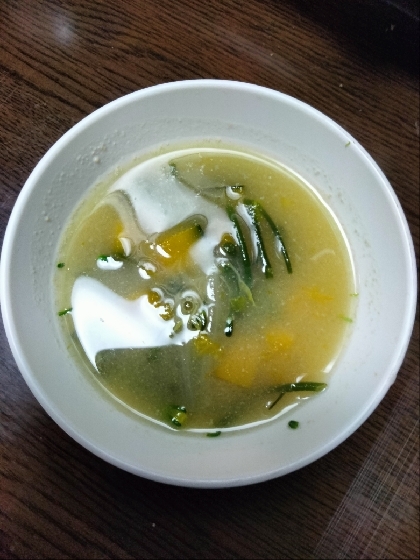 白味噌で✿⁠南瓜と小松菜の味噌汁