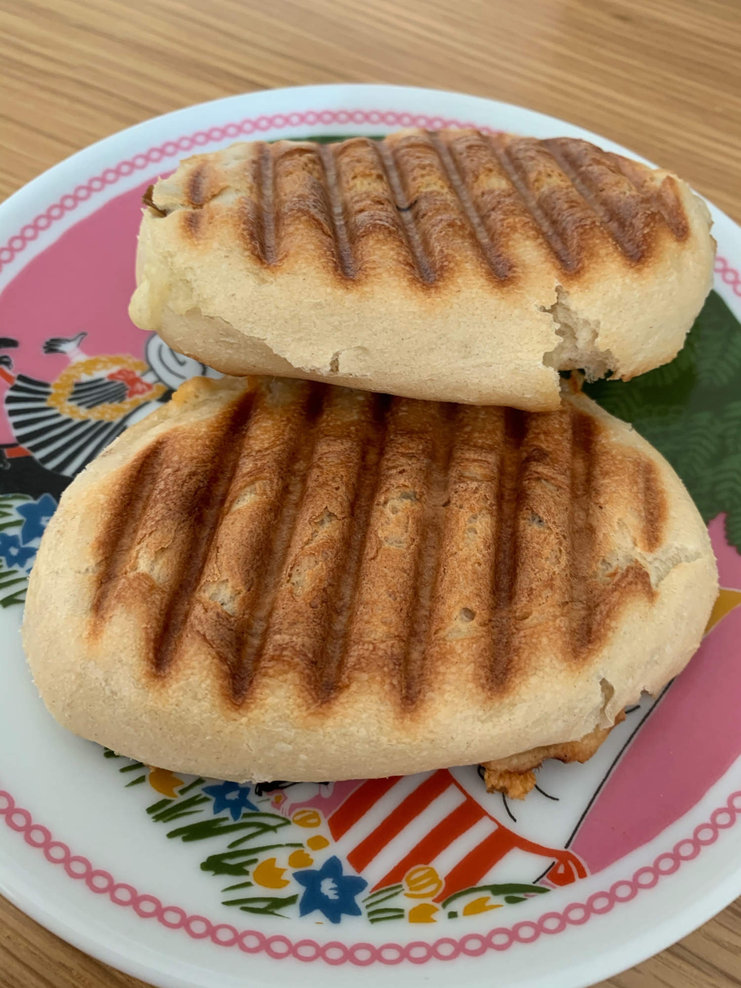 きんぴらごぼうチーズのパニーニ