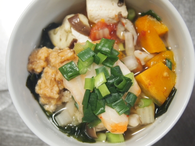 白菜キムチと豆腐の味噌汁