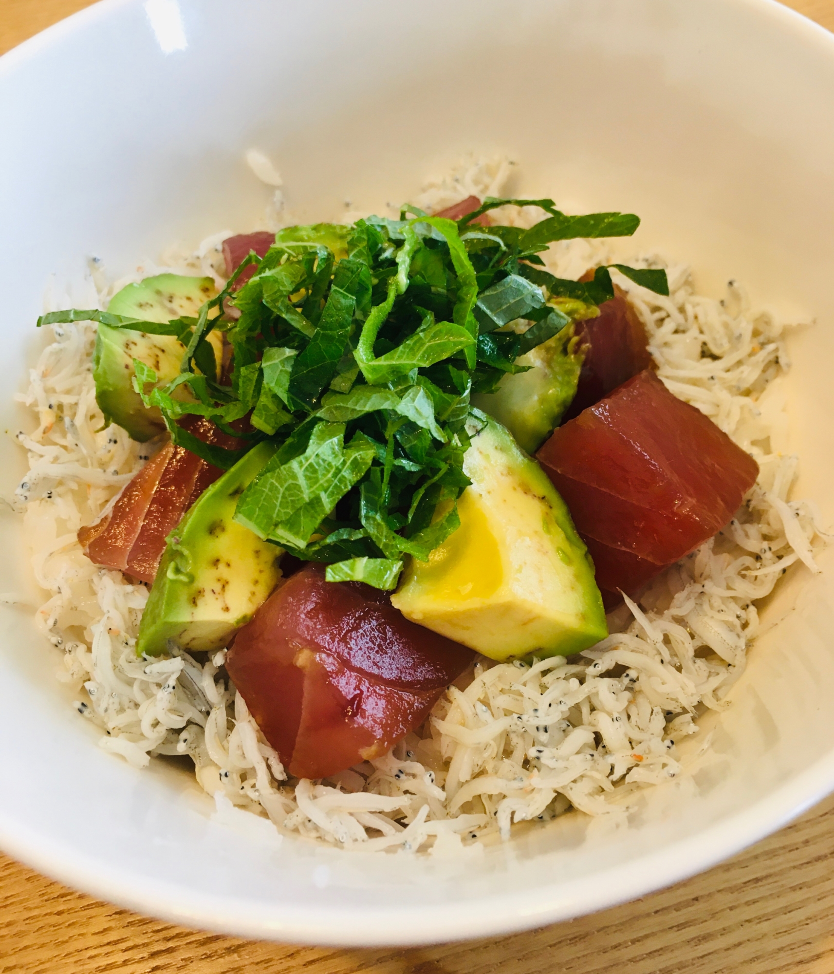 簡単昼ごはん☆マグロとしらすの3食丼