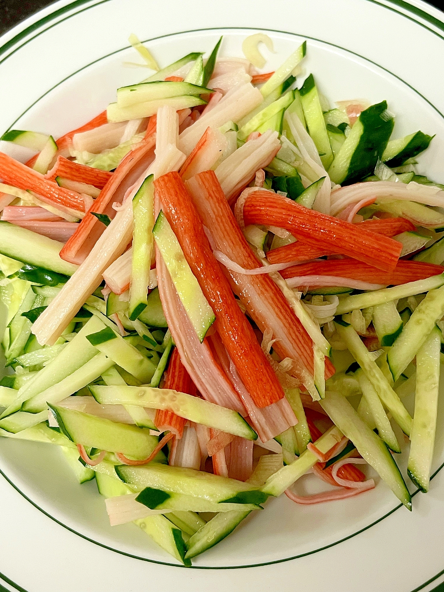 きゅうりとカニカマのサラダ