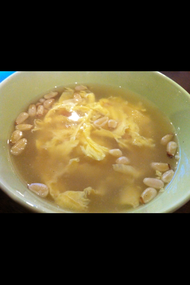 松の実と卵の中華スープ