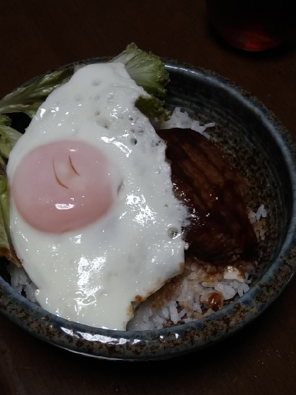 冷凍ハンバーグでロコモコ丼！