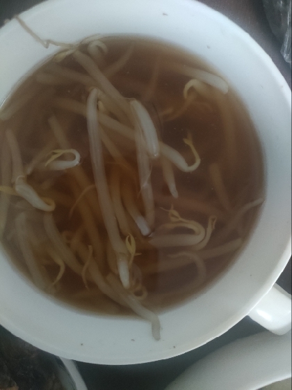 もやしとちくわと大根の皮のお味噌汁